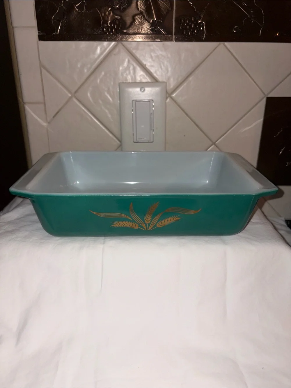 RARE Vintage Pyrex 1960 Green Wheat  casserole space Saver Dish 575-B